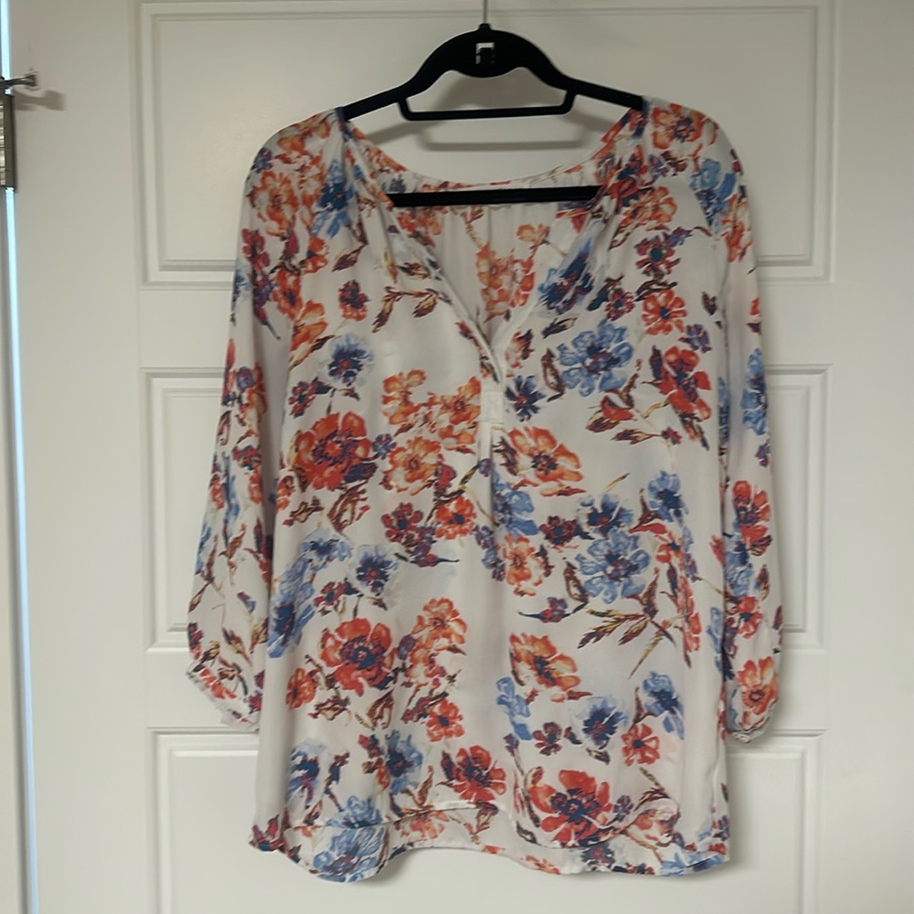 Violet & Claire Blouse. Size L